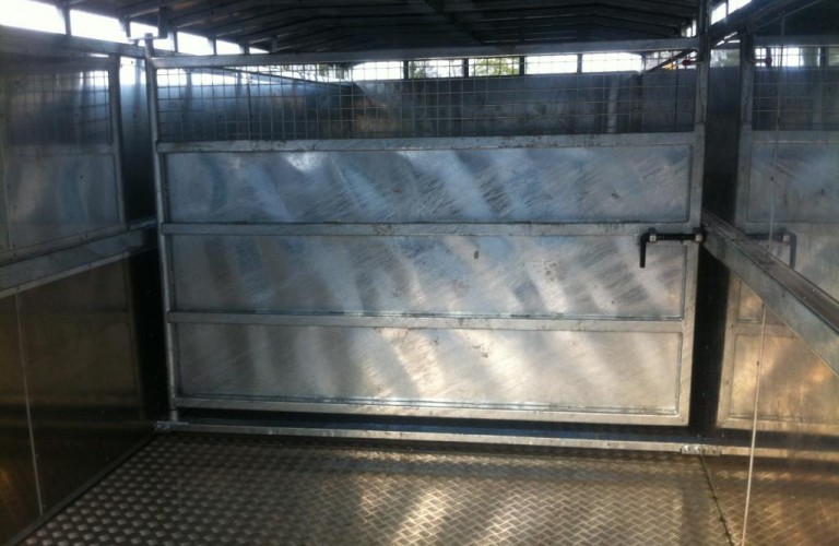 Internal seperating door. fully galvanised too.